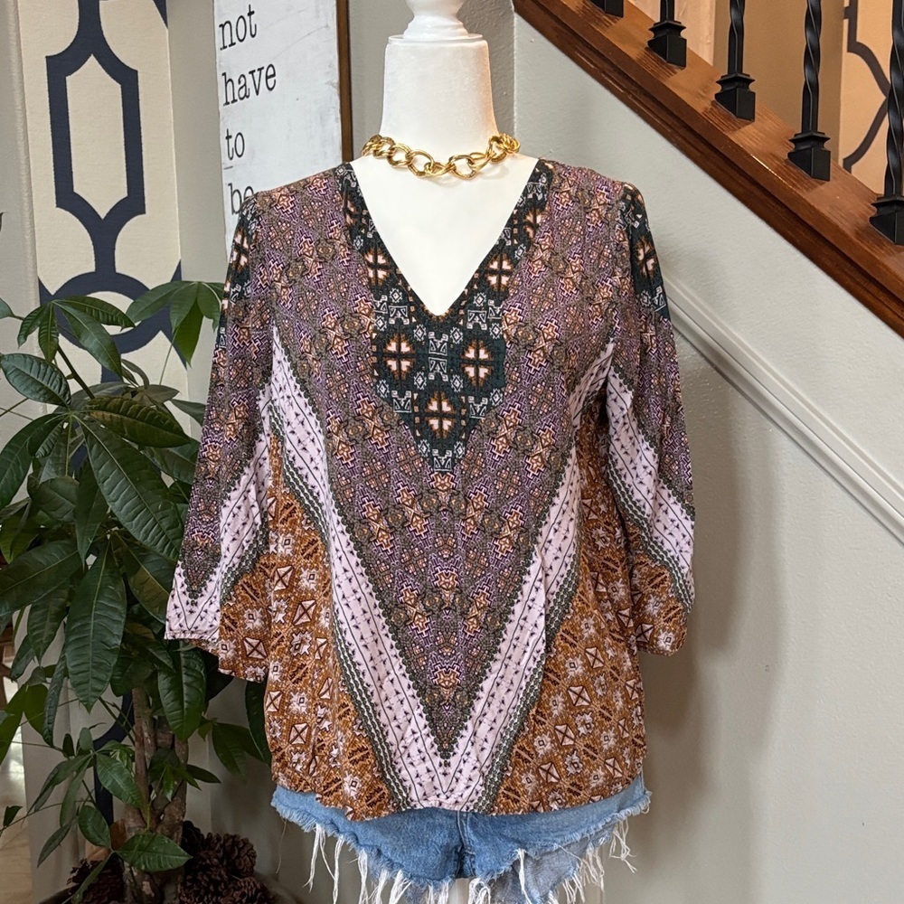Bohemian V-Neck Patterned Top 🤩 - Picture 4 of 10